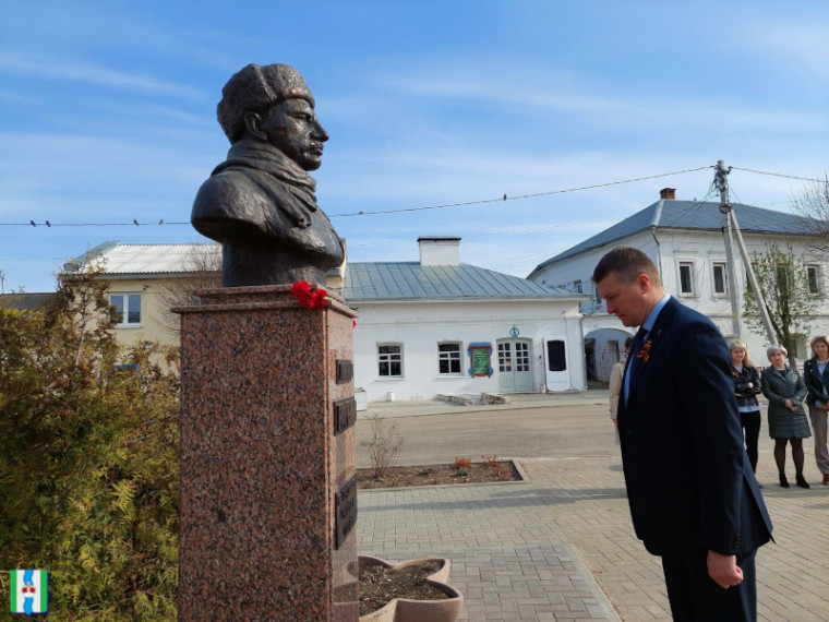 В Тарусе почтили память легендарного командарма М.Г. Ефремова.