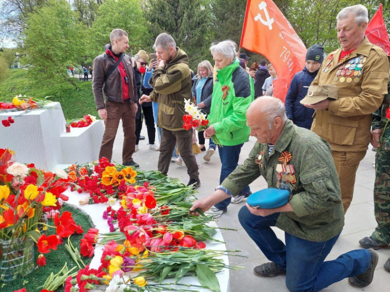 Тарусяне отмечают 78-ю годовщину Победы в Великой Отечественной войне..